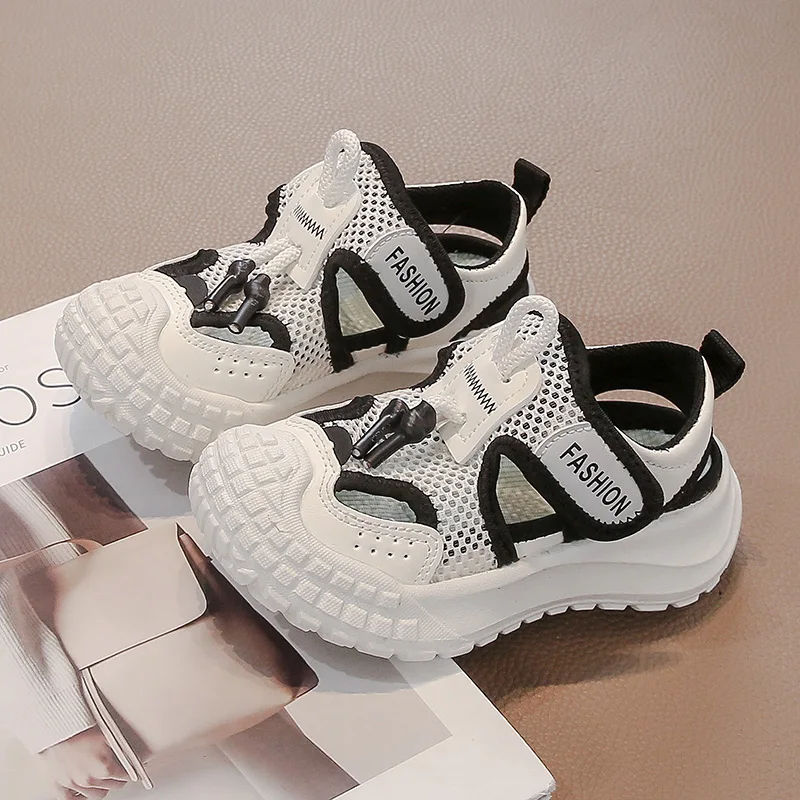 A pair of children's breathable closed-toe mesh sandals with reinforced toe non-slip sole for kids daily activities JY-1210
A pair of children's breathable closed-toe mesh sandals with reinforced toe non-slip sole for kids daily activities JY-1210