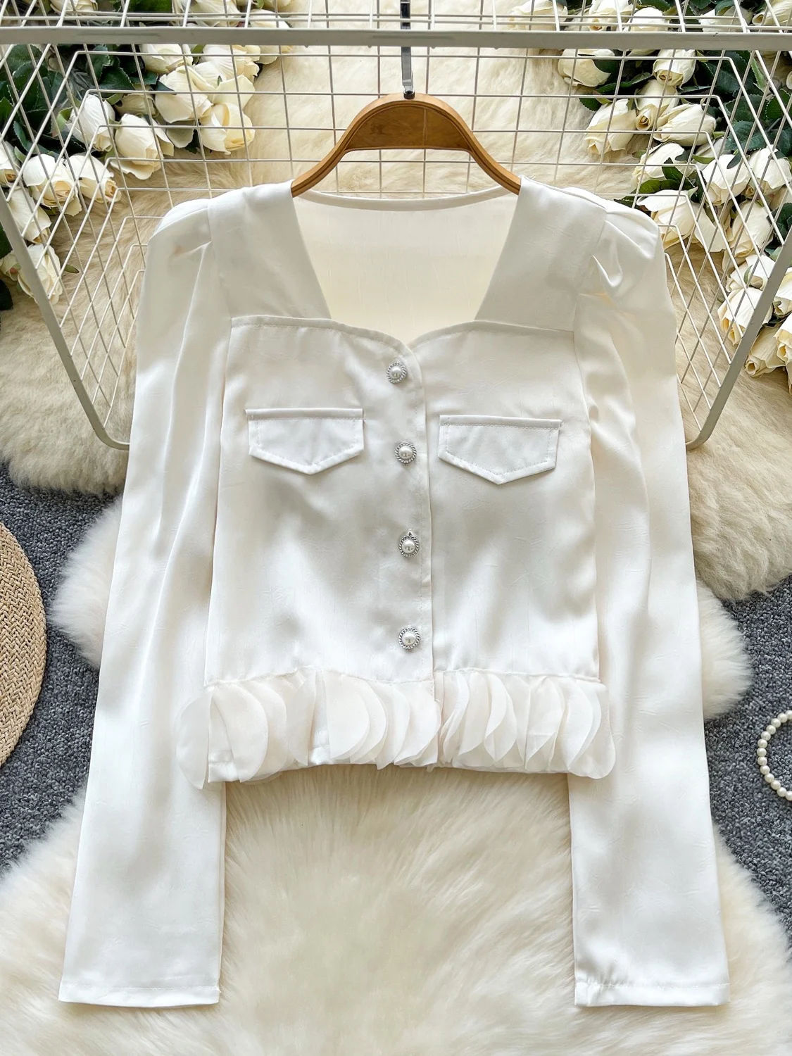 Ele Long Sve Satin irt Women's Square Collar Slimming Versatile Chic Top French Sle Loose Fit Commute Suitable
Ele Long Sve Satin irt Women's Square Collar Slimming Versatile Chic Top French Sle Loose Fit Commute Suitable