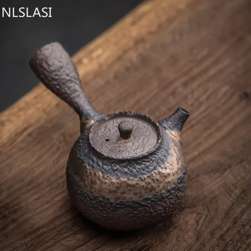 Japanese Rough Pottery Stone Pattern Pot Side Handle Handmade Teapot Retro Ceramic Tea Set Pu'er Tea Maker Portable Tea Pot
Japanese Rough Pottery Stone Pattern Pot Side Handle Handmade Teapot Retro Ceramic Tea Set Pu'er Tea Maker Portable Tea Pot