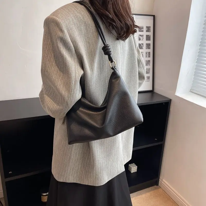 Women Handbags Women Shoulder Bag Fashion Luxury Ladies Messenger Bags High Quality Female Tote Bag
Women Handbags Women Shoulder Bag Fashion Luxury Ladies Messenger Bags High Quality Female Tote Bag