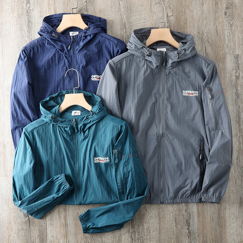 Легкая дышащая мужская куртка-ветровка с капюшоном. Заказ ODM! Микротекстура с эффектом морщинок! Ветрозащитная солнцезащитная одежда для города, модная и стильная.
Легкая дышащая мужская куртка-ветровка с капюшоном. Заказ ODM! Микротекстура с эффектом морщинок! Ветрозащитная солнцезащитная одежда для города, модная и стильная.