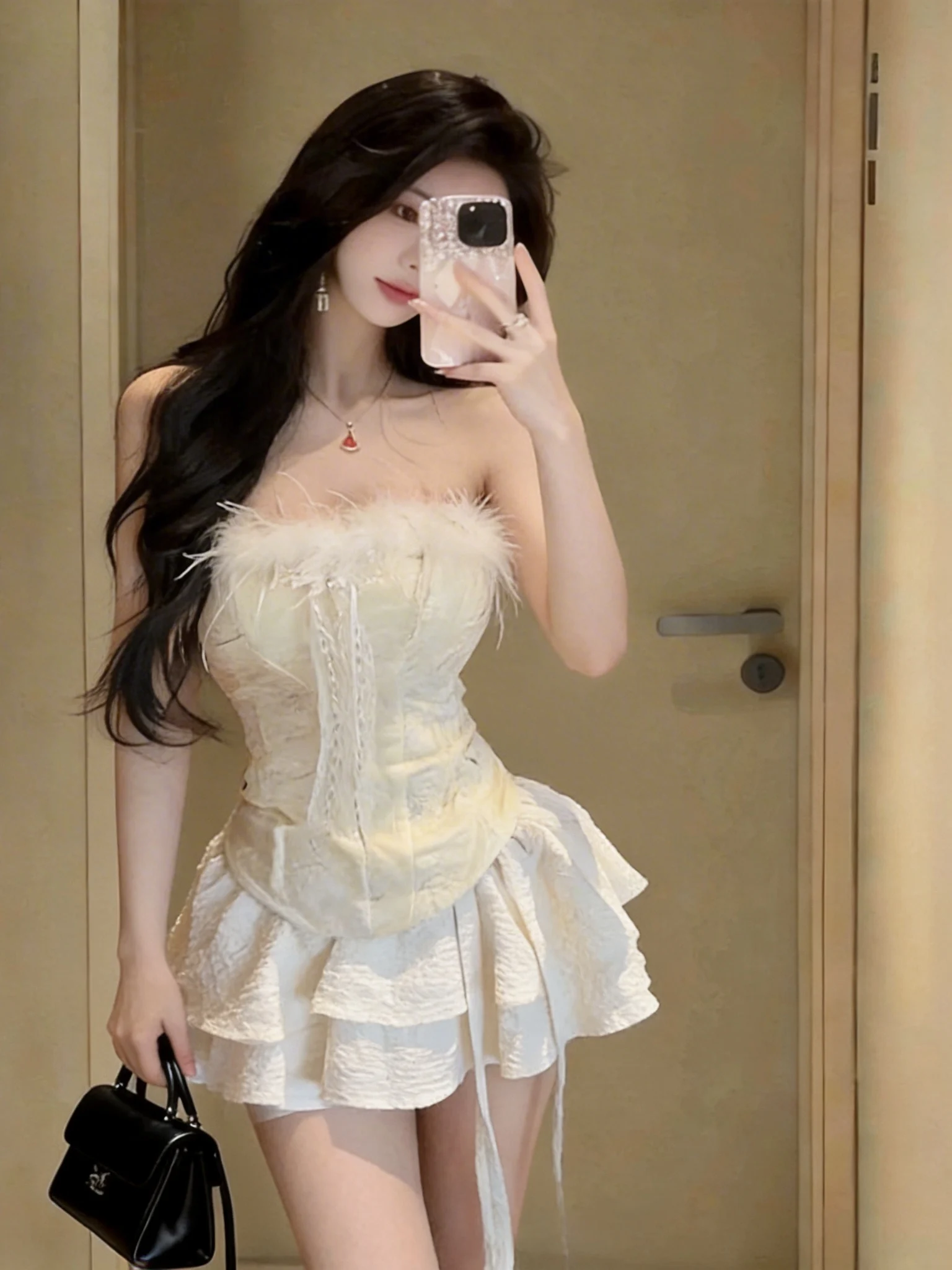 Stunning Embroidered Knot Belted Top with Chest Pad High Waist Cake Skirt Two Piece Set Sexy Style for Women
Stunning Embroidered Knot Belted Top with Chest Pad High Waist Cake Skirt Two Piece Set Sexy Style for Women