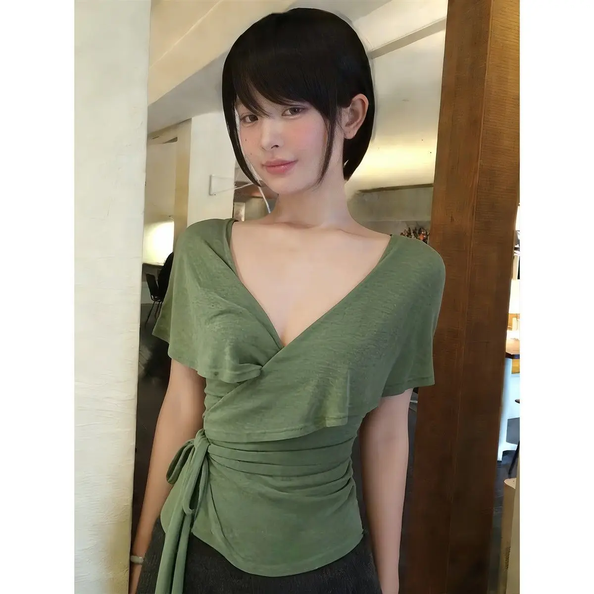 Women's V-Neck Short Sleeve T-Shirt Cross Strap Waist Top
Women's V-Neck Short Sleeve T-Shirt Cross Strap Waist Top