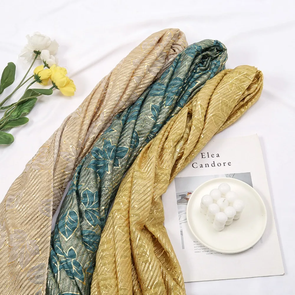 New Fashion Bronzing Leaf Striped Women's Head Scarf Spring Summer Solid Color Polyester Thin Scarf Sun Protection Shawl Bandana
New Fashion Bronzing Leaf Striped Women's Head Scarf Spring Summer Solid Color Polyester Thin Scarf Sun Protection Shawl Bandana