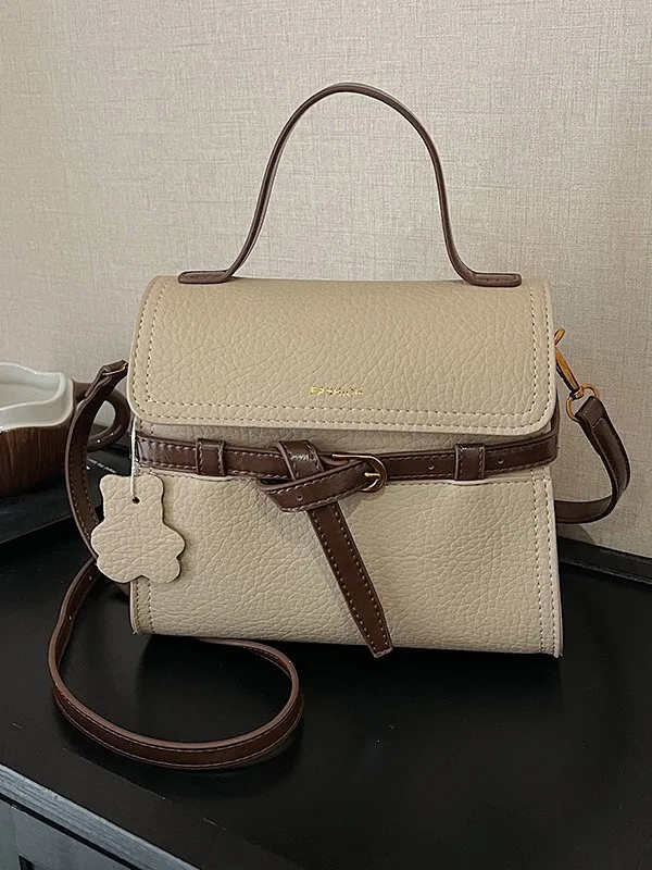 Classic Vintage Belted Top-Handle Crossbody Bag, Trendy Versatile Leather Satchel with Bear Charm & Adjustable Strap
Classic Vintage Belted Top-Handle Crossbody Bag, Trendy Versatile Leather Satchel with Bear Charm & Adjustable Strap