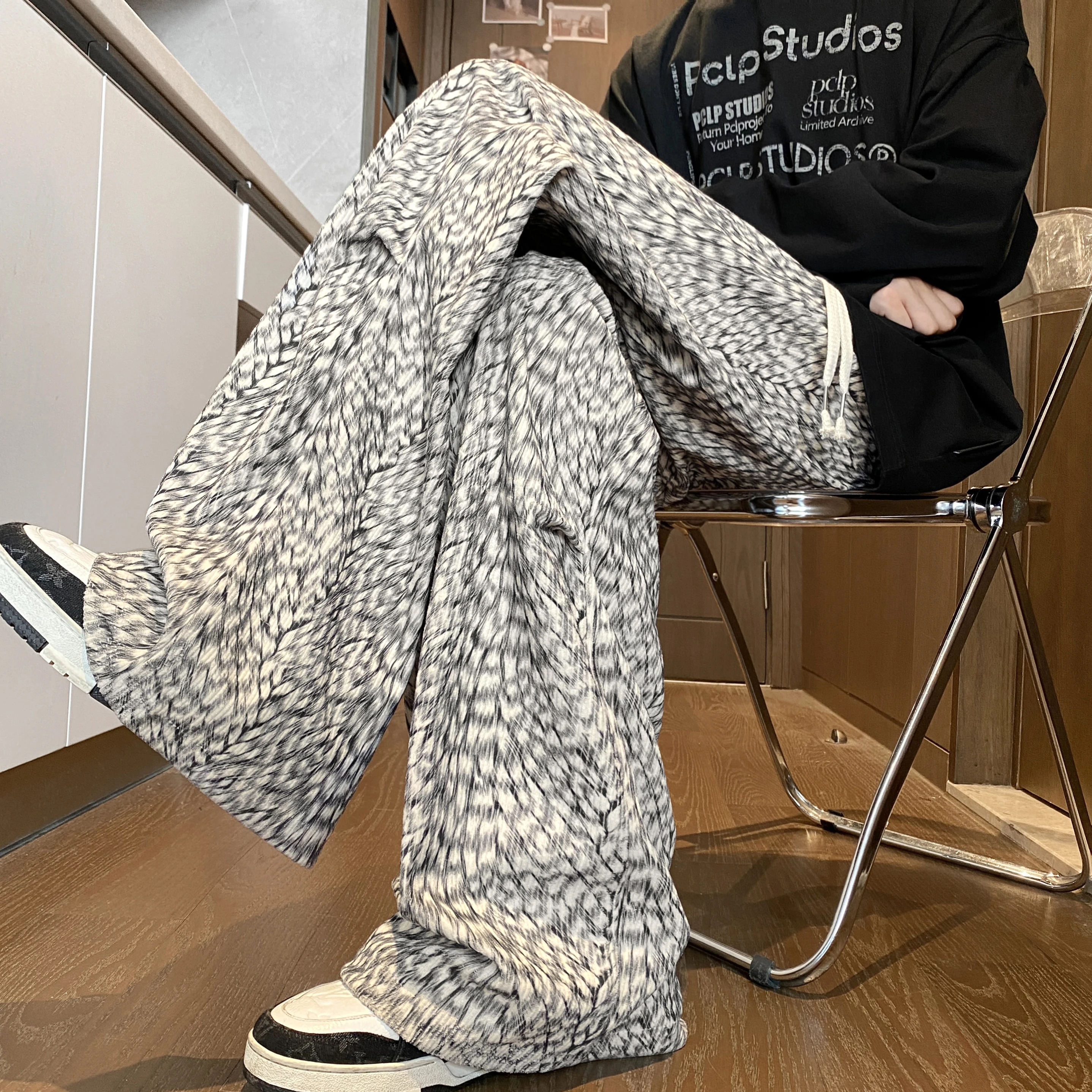 Men's Corduroy Sports Pants Thiened Fce Wide Leg Large Size Autumn Winter Loose Fit Youth Faion Casual Trousers
Men's Corduroy Sports Pants Thiened Fce Wide Leg Large Size Autumn Winter Loose Fit Youth Faion Casual Trousers