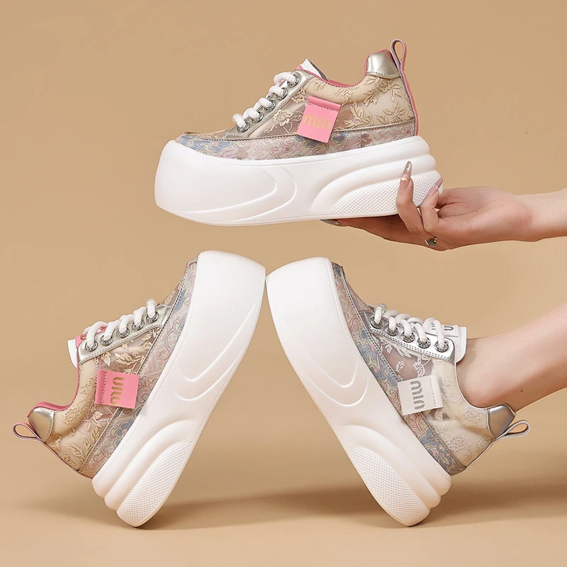Floral Jacquard Mesh Platform Sneakers Hidden Height Increasing Casual Shoes With Pink Tags Retro Style Thick Sole White Bottom
Floral Jacquard Mesh Platform Sneakers Hidden Height Increasing Casual Shoes With Pink Tags Retro Style Thick Sole White Bottom