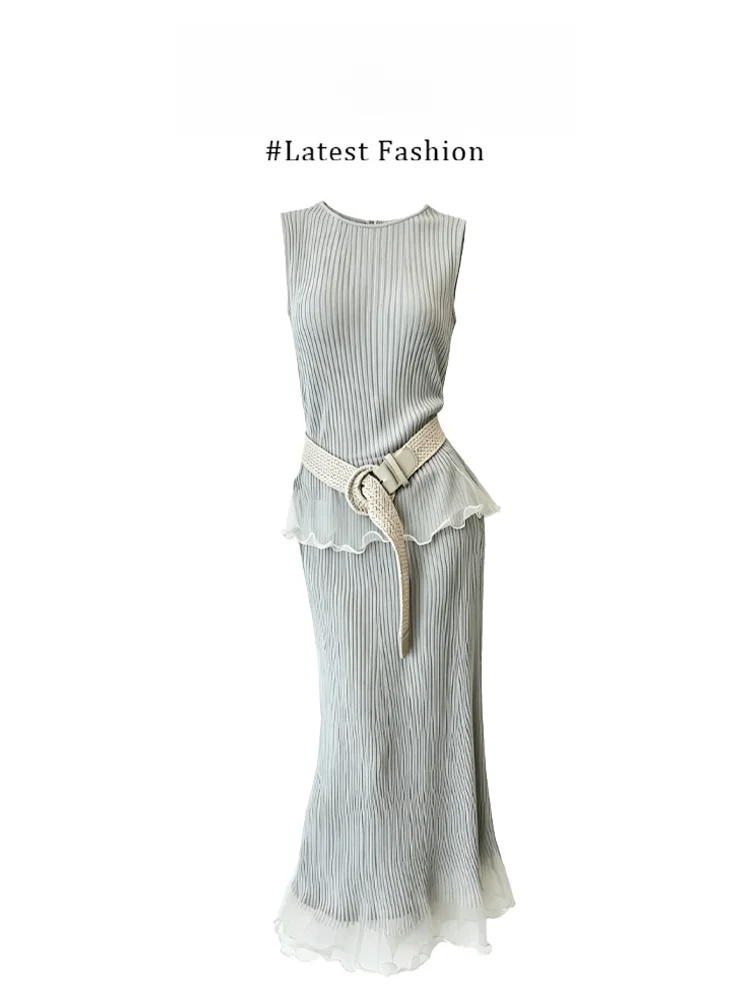 Elegant Knitted Sleeveless Vest Top And Fish Tail Skirt Summer Set for Women Fashionable High Waist Long Skirt
Elegant Knitted Sleeveless Vest Top And Fish Tail Skirt Summer Set for Women Fashionable High Waist Long Skirt