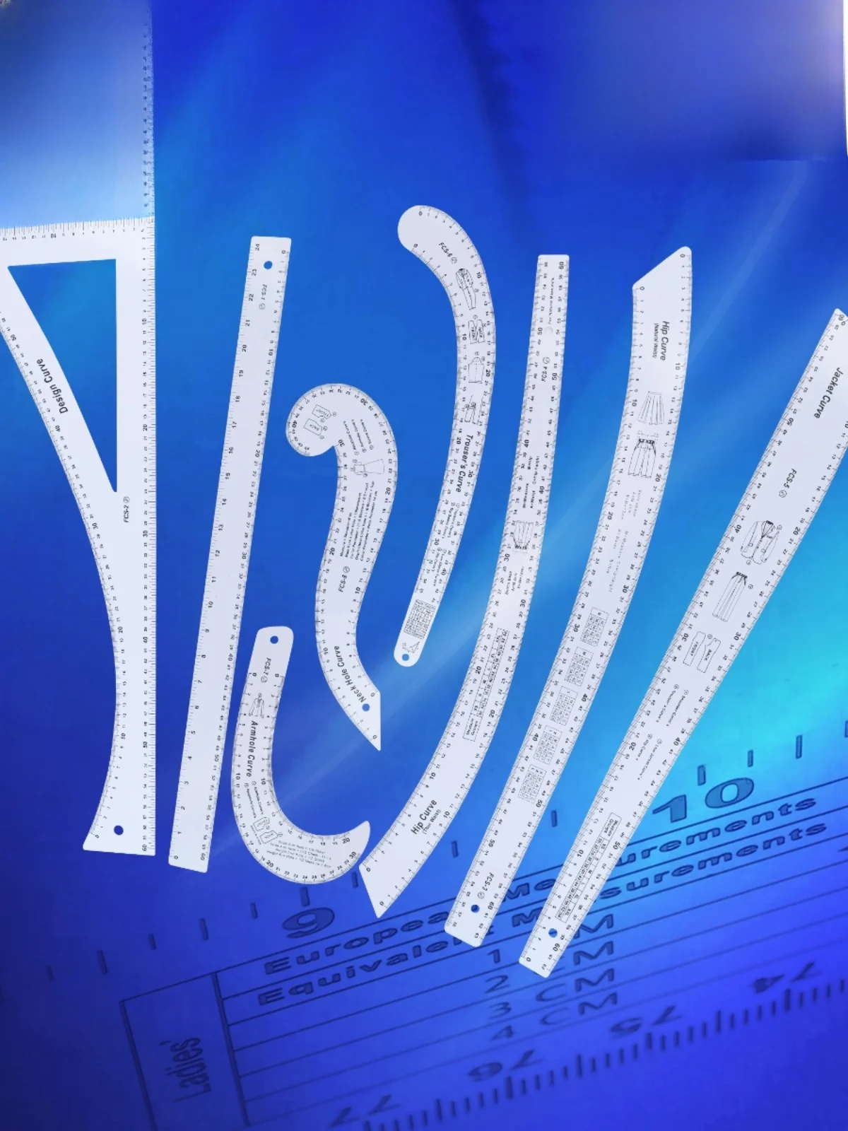 New Thiened Acrylic Tailor's Ruler Set Sewing Pattern Drting Ruler for Pants And Tops Home Fabric DIY Sewing Tools
New Thiened Acrylic Tailor's Ruler Set Sewing Pattern Drting Ruler for Pants And Tops Home Fabric DIY Sewing Tools