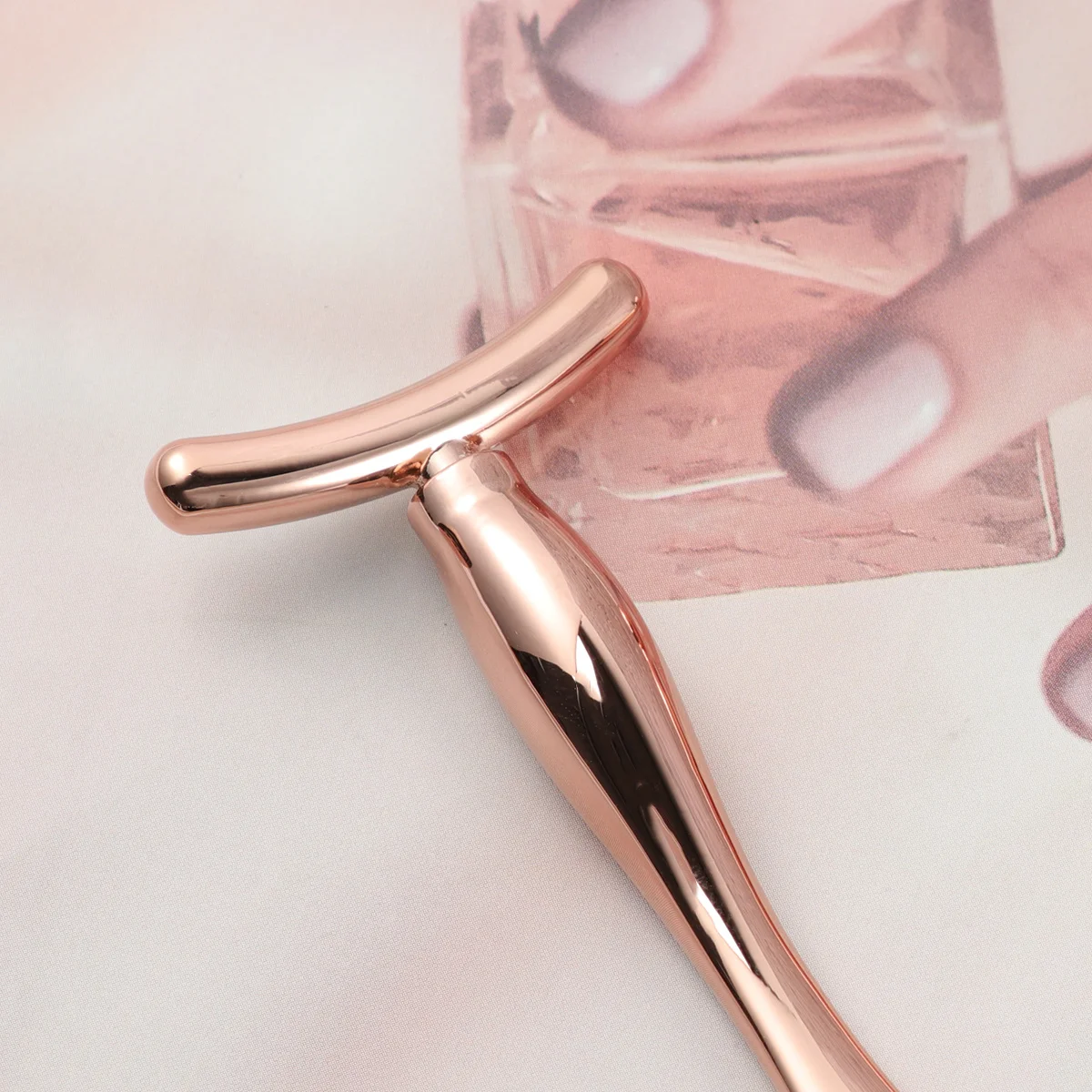 2Pcs Eye Cream Spoon Massage Stick Zinc Alloy Mini Portable Beauty Tool for Eye Puffiness Reduction Wrinkle Removal Face Mask
2Pcs Eye Cream Spoon Massage Stick Zinc Alloy Mini Portable Beauty Tool for Eye Puffiness Reduction Wrinkle Removal Face Mask