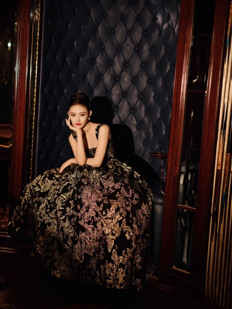 Dome High-End Cusized Gold Princ Dr Vintage Upper-class Lady Long Dr Fem Autumn Wedding Gown
Dome High-End Cusized Gold Princ Dr Vintage Upper-class Lady Long Dr Fem Autumn Wedding Gown