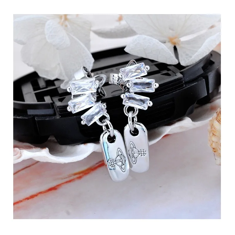 High-end Sparkling Zircon Planet Tag Stud Earrings Niche Spice Girl Wind Irregular Earrings Earrings Women
High-end Sparkling Zircon Planet Tag Stud Earrings Niche Spice Girl Wind Irregular Earrings Earrings Women