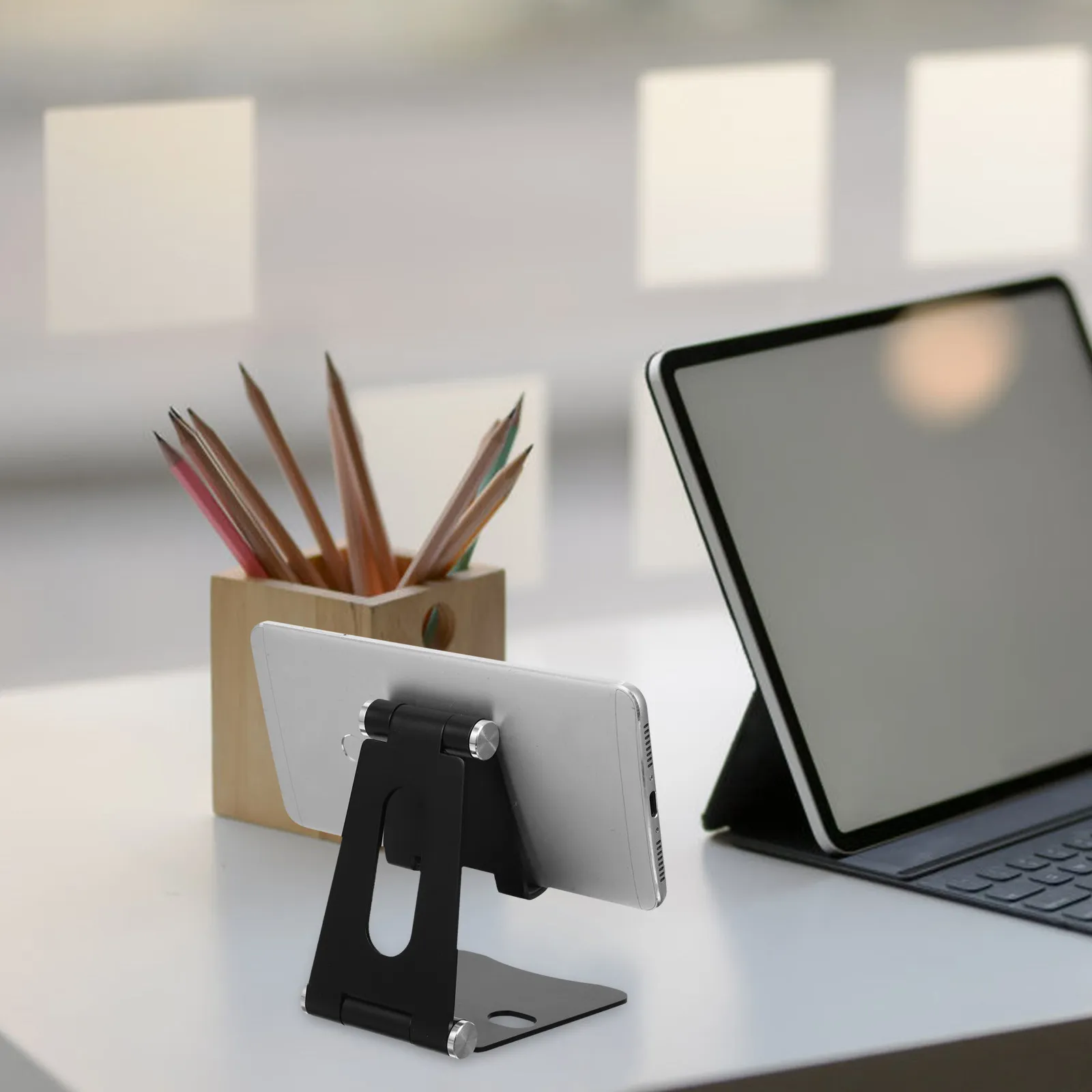 Adjustable Foldable Cell Phone Stand Aluminum Alloy Desktop Holder Anti-Slip Silicone Pad Smartphone Cradle Charging Dock Black
Adjustable Foldable Cell Phone Stand Aluminum Alloy Desktop Holder Anti-Slip Silicone Pad Smartphone Cradle Charging Dock Black