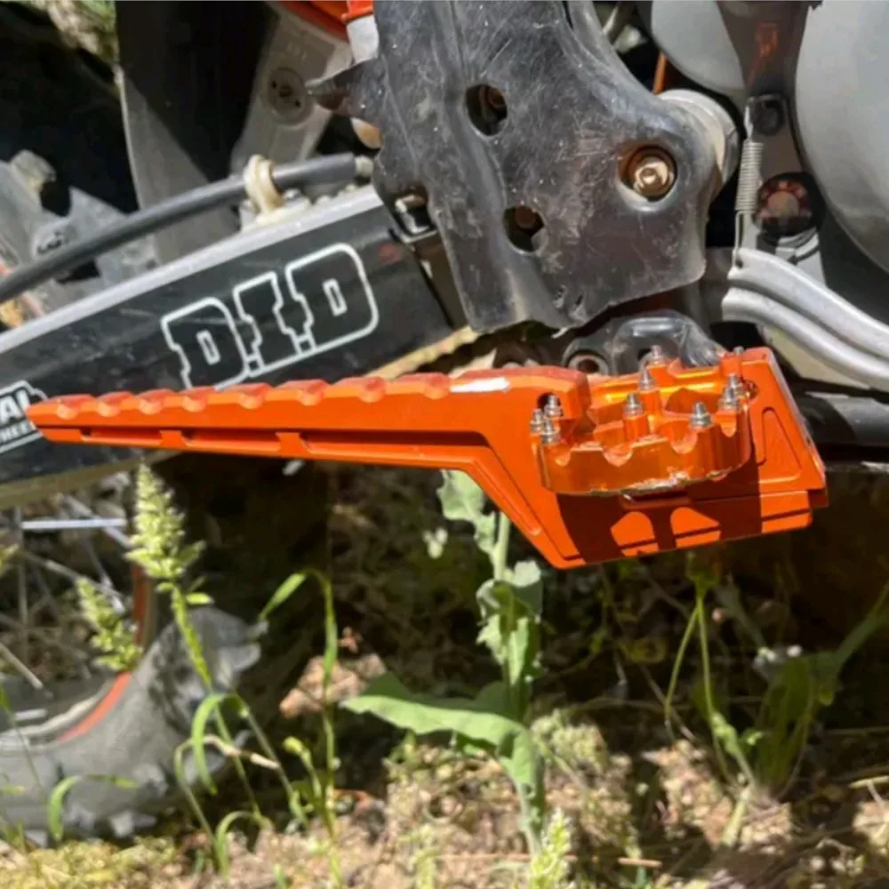 For Surron light bee X/S X/L1E Passenger Foot Peg Extensions Extended Footpegs Bike Dirt Bike Off-Road Motorcycle Accessories
For Surron light bee X/S X/L1E Passenger Foot Peg Extensions Extended Footpegs Bike Dirt Bike Off-Road Motorcycle Accessories