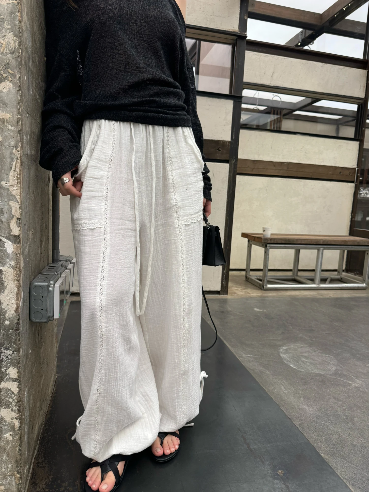 Elegant Embroidered Heavy Work Cotton Elastic Waist Casual Pants Thin Cotton Breathable Comfortable Women's Spring Fashion
Elegant Embroidered Heavy Work Cotton Elastic Waist Casual Pants Thin Cotton Breathable Comfortable Women's Spring Fashion