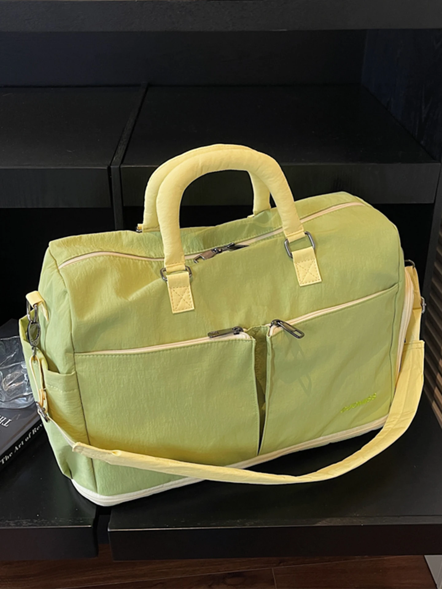 Large Capaci Travel Bag Women's Handheld Faion Lage Bag Wet And Dry Separation Fitn Bag ort Trip Travel Bag
Large Capaci Travel Bag Women's Handheld Faion Lage Bag Wet And Dry Separation Fitn Bag ort Trip Travel Bag