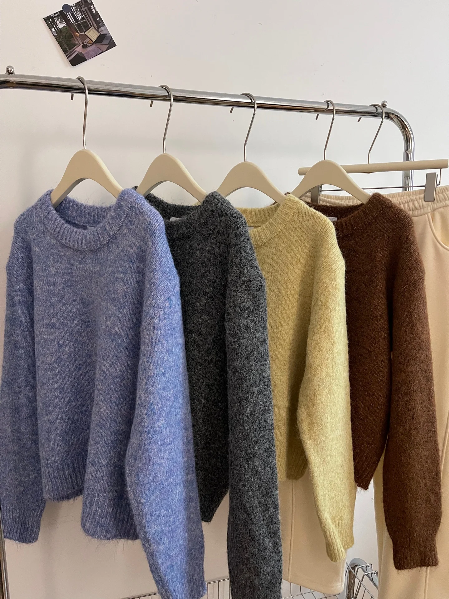 Korean Style Fue Super Beautiful Floral Wool Blend round Neck Pullover Sweater Lazy Retro Fluffy Texture Women's Knitwear
Korean Style Fue Super Beautiful Floral Wool Blend round Neck Pullover Sweater Lazy Retro Fluffy Texture Women's Knitwear
