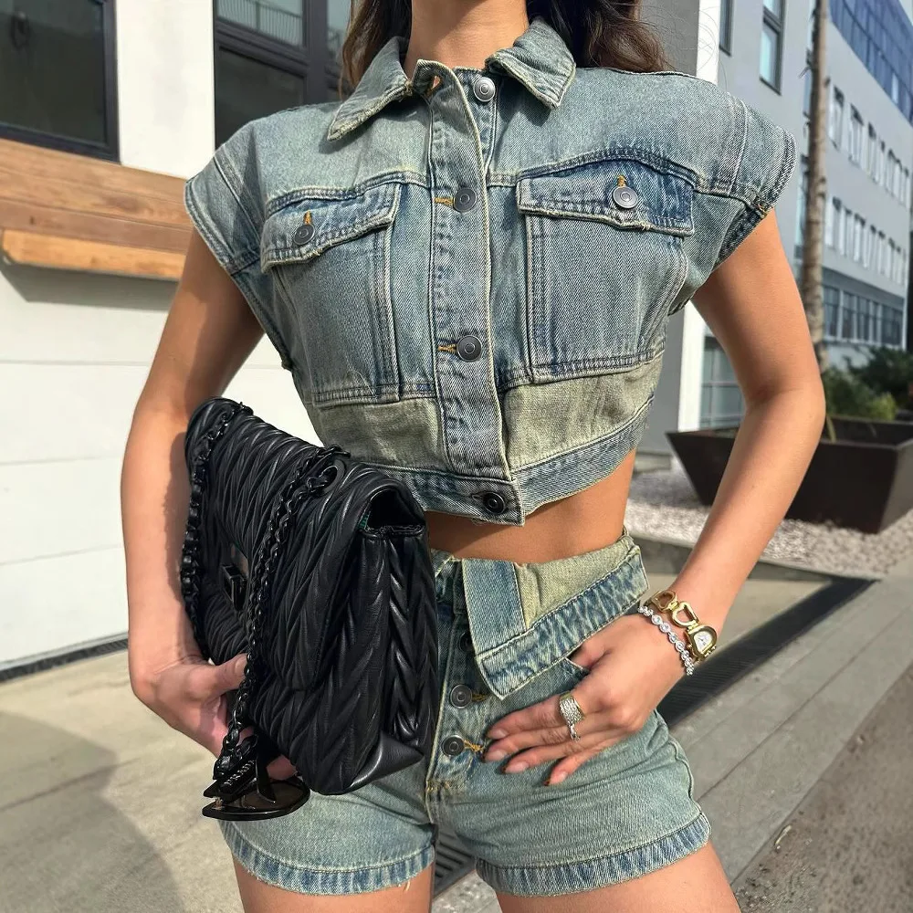 Two Pieces Women Denim Short Sets Solid Matching Sets Pocket Button Sleeveless Coat Mini Length Zipper Fly Pants 2026 Summer
Two Pieces Women Denim Short Sets Solid Matching Sets Pocket Button Sleeveless Coat Mini Length Zipper Fly Pants 2026 Summer