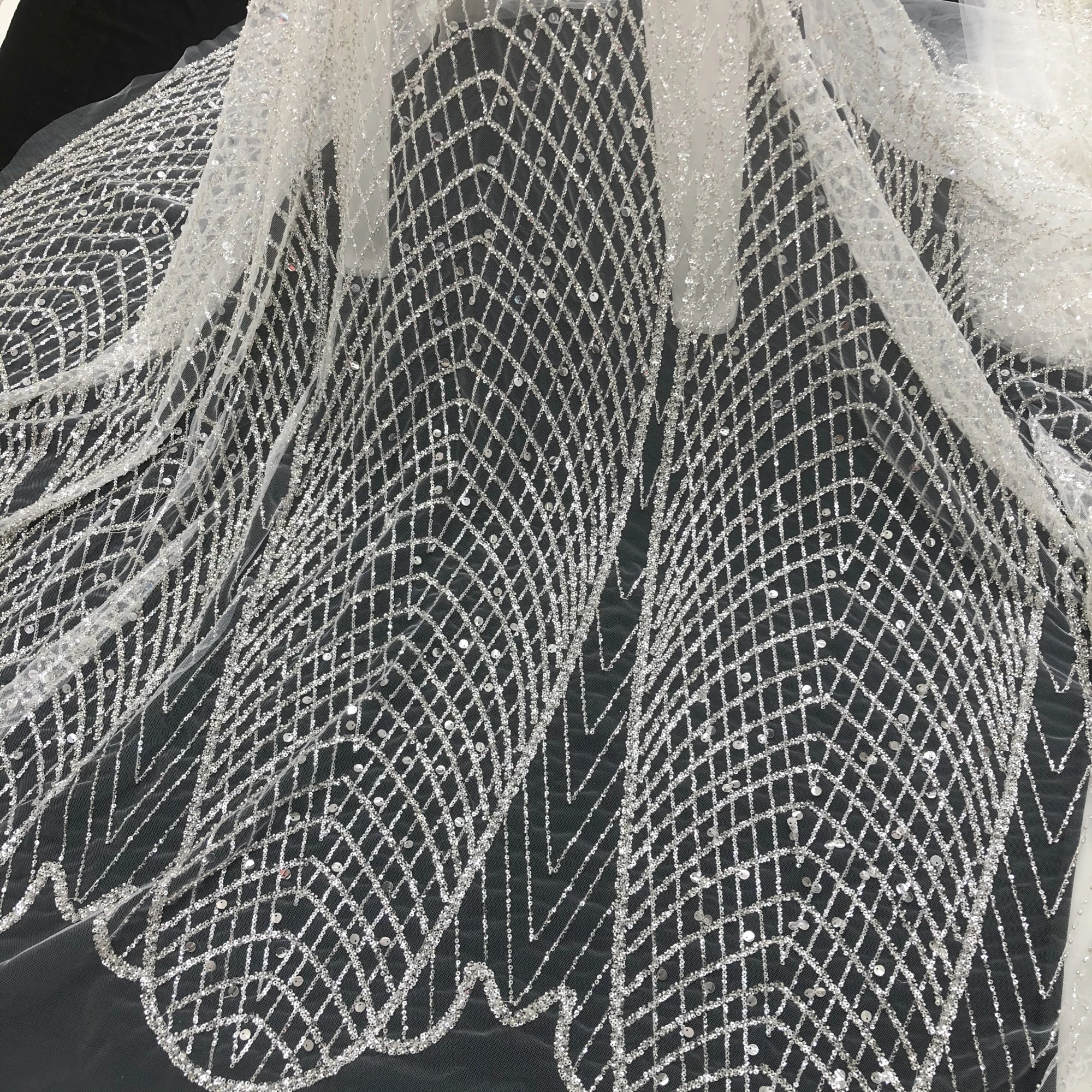 Simple Pattern High Quality Silver Sequin Beads Embroidery Wedding Evening Dress Lace Fabric
Simple Pattern High Quality Silver Sequin Beads Embroidery Wedding Evening Dress Lace Fabric