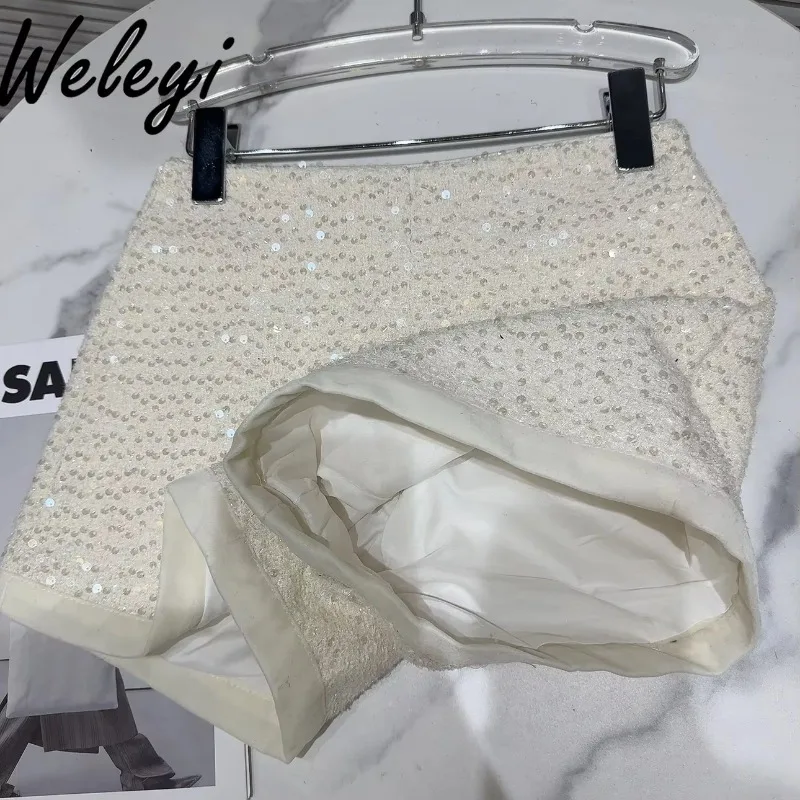 Winter Velvet Edge Sequined Tweed Shorts Office Ladies 2024 Autumn New Elegant Socialite Natural Waist Three-point Shorts Woman
Winter Velvet Edge Sequined Tweed Shorts Office Ladies 2024 Autumn New Elegant Socialite Natural Waist Three-point Shorts Woman