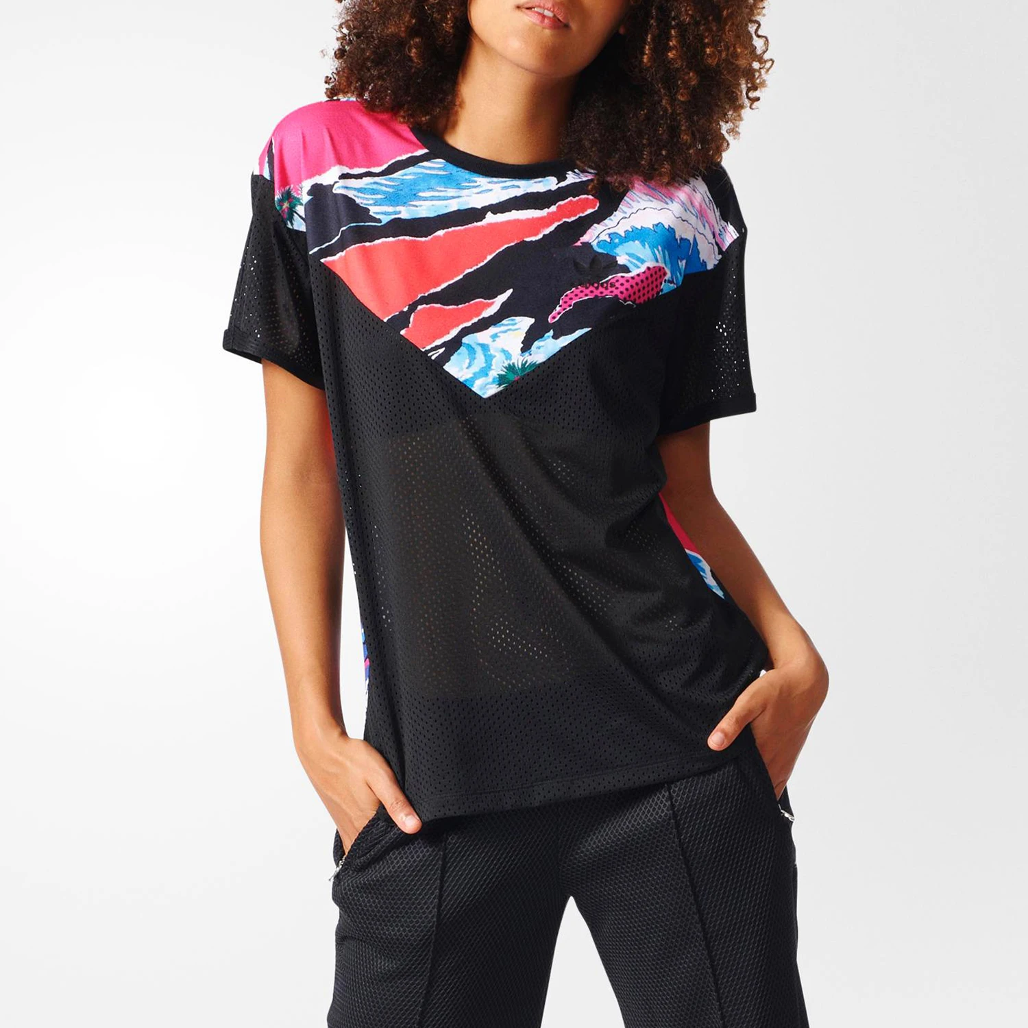 Adidas Authentic UMMER Los Angeles Hollow-Out Patchwork Short-Sleeve T-Shirt BJ8140
Adidas Authentic UMMER Los Angeles Hollow-Out Patchwork Short-Sleeve T-Shirt BJ8140