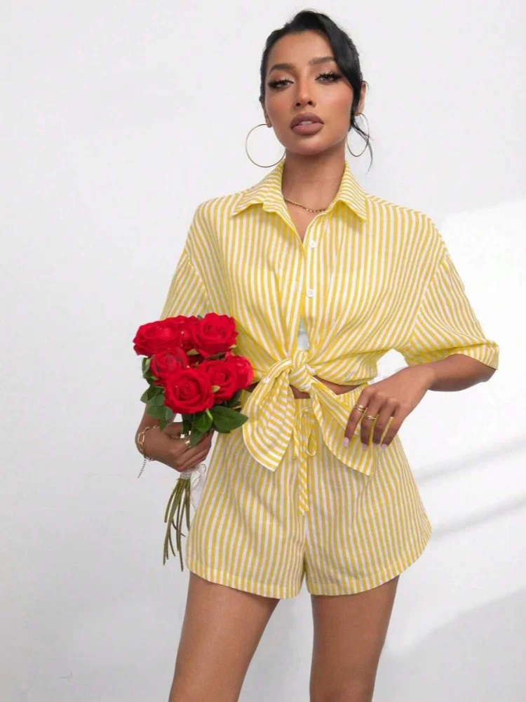 Sister Star 2025 Summer Women's Fashion Casual Lapel Striped Short-sleeved Pants Travel Eye-catching A Glance Fall Two-piece Set
Sister Star 2025 Summer Women's Fashion Casual Lapel Striped Short-sleeved Pants Travel Eye-catching A Glance Fall Two-piece Set
