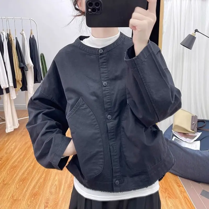 Korean version retro round neck loose jacket women's spring new solid color single-breasted versatile casual simple coat
Korean version retro round neck loose jacket women's spring new solid color single-breasted versatile casual simple coat
