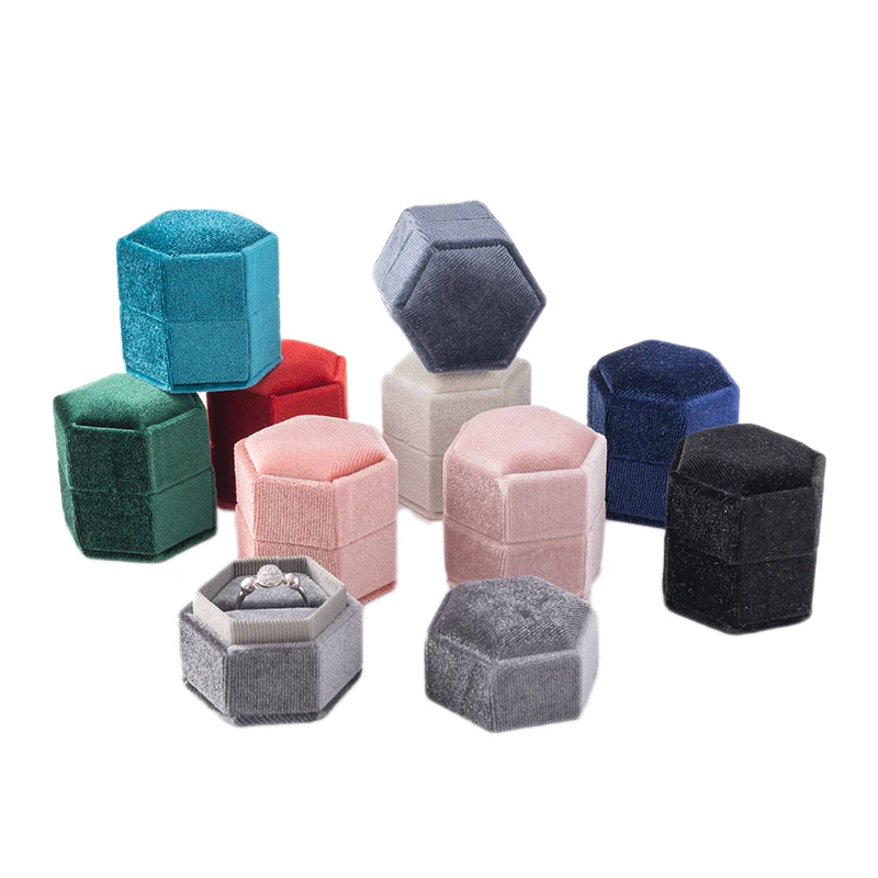 Velvet Single Ring Box Gift Jewelry Organizer Packaging for Wedding Ceremony Engagement Display Storage Supplies Accessories
Velvet Single Ring Box Gift Jewelry Organizer Packaging for Wedding Ceremony Engagement Display Storage Supplies Accessories