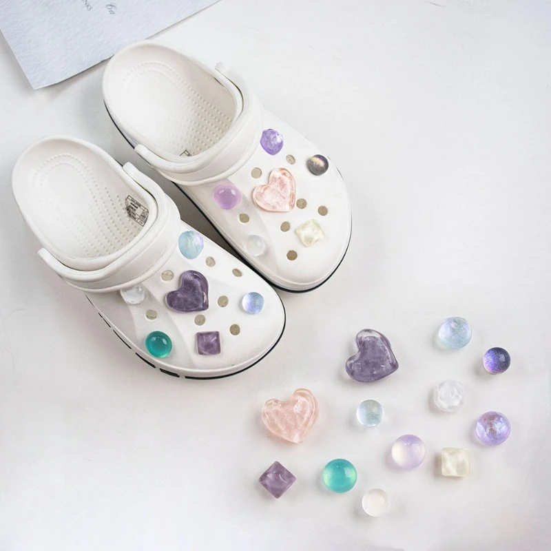 Fashion Cartoon Shoe Charms for Crocs DIY All-match Butterfly Clogs Buckle Accessories Luxury Pearl Rhinestone Shoe Decorations
Fashion Cartoon Shoe Charms for Crocs DIY All-match Butterfly Clogs Buckle Accessories Luxury Pearl Rhinestone Shoe Decorations