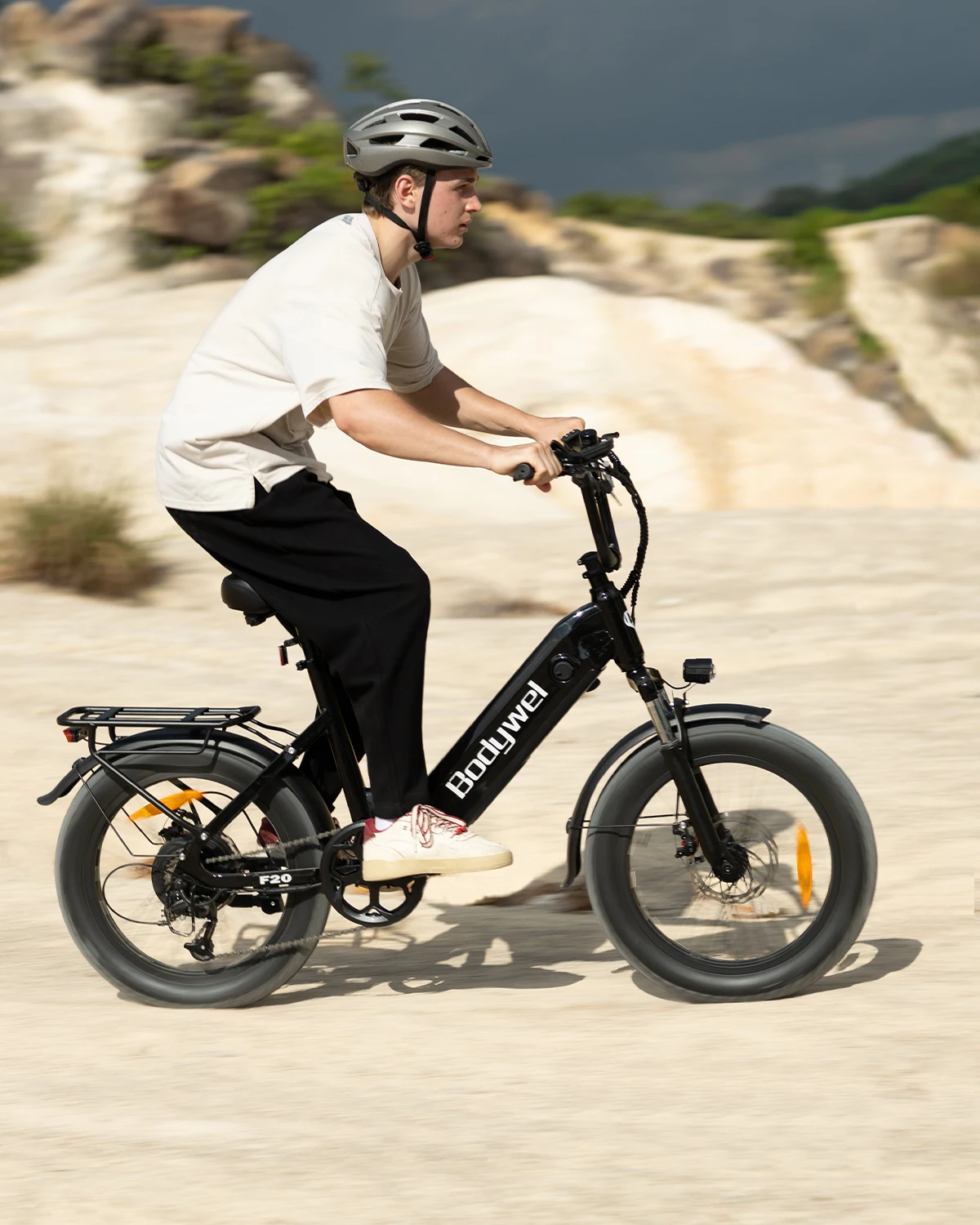 Bodywel F20 Electric Bicycle Off-Road Fat Tire E-Bike 1500W All-Terrain MTB 48V 15.6Ah 7-Speed Gears Electric bikes for Adult
Bodywel F20 Electric Bicycle Off-Road Fat Tire E-Bike 1500W All-Terrain MTB 48V 15.6Ah 7-Speed Gears Electric bikes for Adult