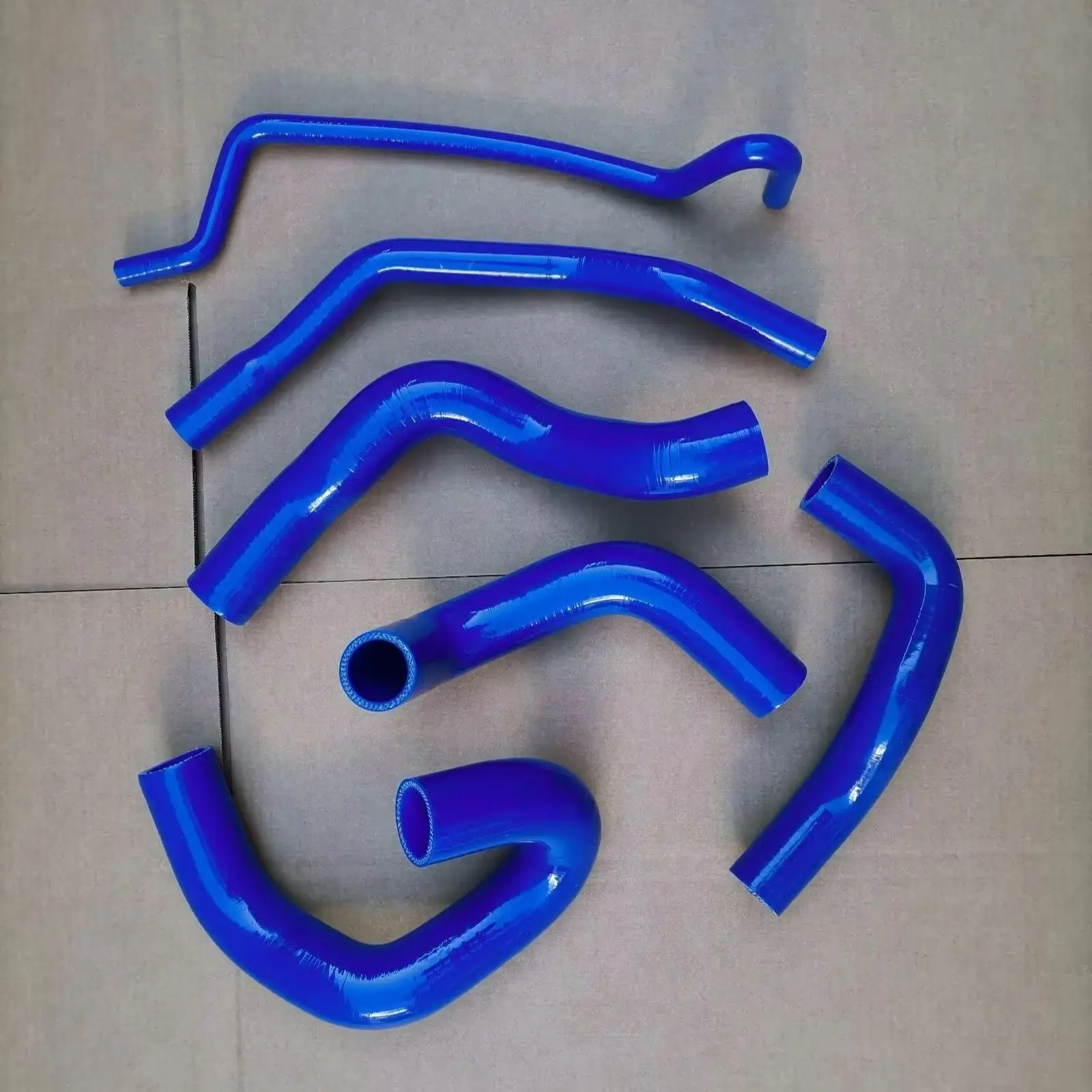 For Ford Mustang GT 4.6L V8 Shelby GT500 GT 5.4L V8 MT 2005-2010 Silicone Coolant Radiator Hose Tube
For Ford Mustang GT 4.6L V8 Shelby GT500 GT 5.4L V8 MT 2005-2010 Silicone Coolant Radiator Hose Tube