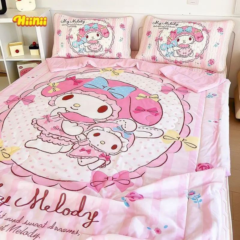 Lovely My Melody Quilt Sanrio Kawaii Anime Kuromi Cool Silk Summer Cartoon Cute Can Be Machine Washable Thin Quilt Gift for Kids
Lovely My Melody Quilt Sanrio Kawaii Anime Kuromi Cool Silk Summer Cartoon Cute Can Be Machine Washable Thin Quilt Gift for Kids