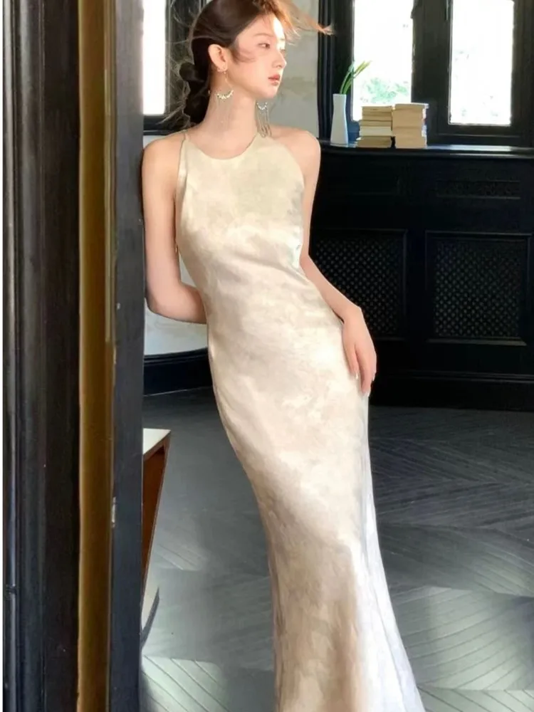 Women Elegant Beige Satin Bodycon Spaghetti Strap Dresses Summer New Fashion Sexy Sleeveless Long Dress Evening Party Prom Gown
Women Elegant Beige Satin Bodycon Spaghetti Strap Dresses Summer New Fashion Sexy Sleeveless Long Dress Evening Party Prom Gown