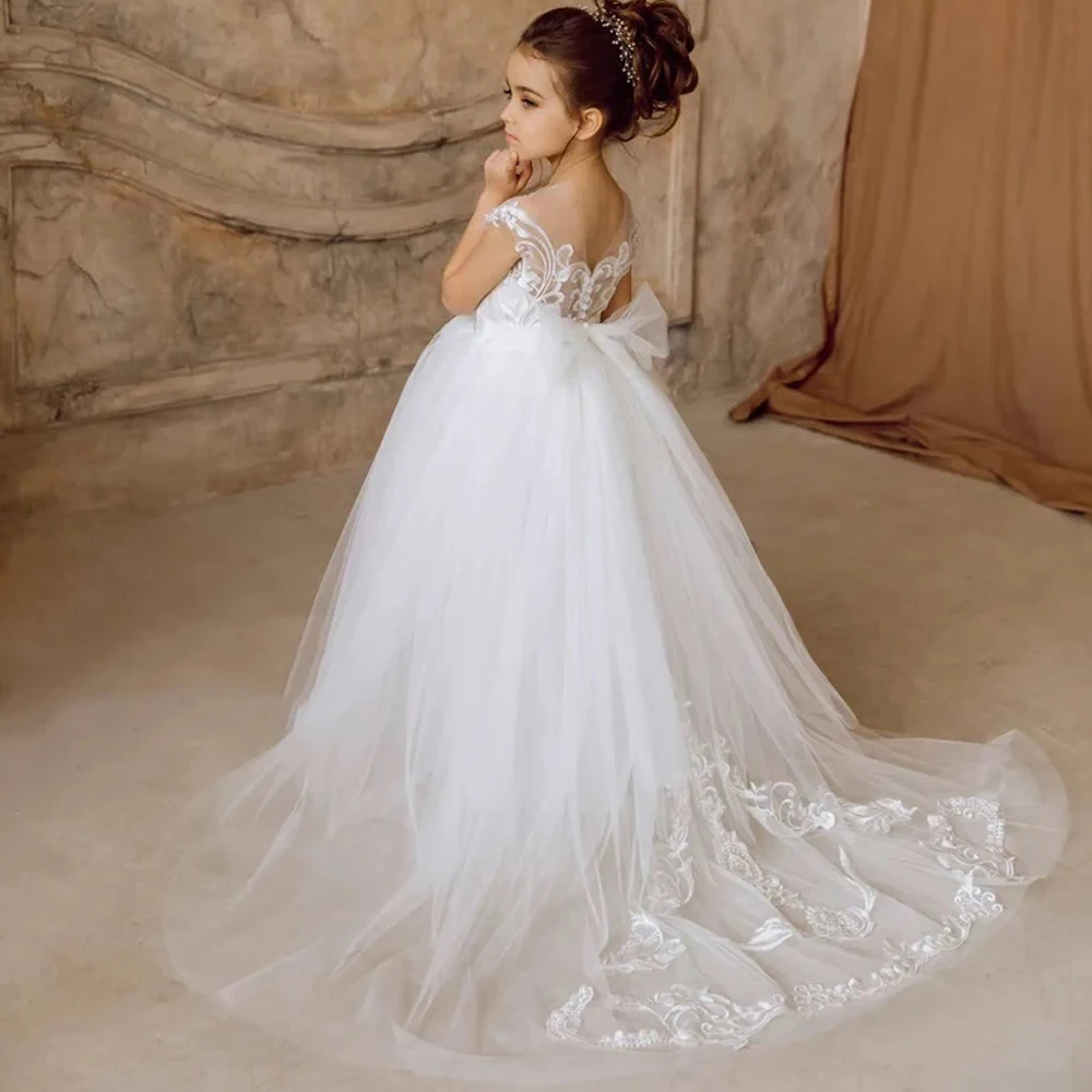 BABYONLINE Elegant Flower Girl Dress with Long Lace Train Floral Embroidered with Multi-layered Tulle Skirt For Wedding Party
BABYONLINE Elegant Flower Girl Dress with Long Lace Train Floral Embroidered with Multi-layered Tulle Skirt For Wedding Party