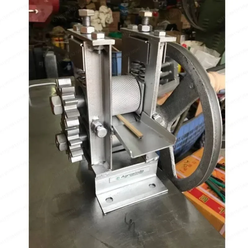 Bamboo Chip Separator & Strip Making Machine, Hand-Cranking Opener for DIY Bamboo Processing & Weaving
Bamboo Chip Separator & Strip Making Machine, Hand-Cranking Opener for DIY Bamboo Processing & Weaving