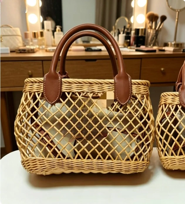 Women's Wicker Basket Tote Bag with Leather Handle and Detachable Canvas Pouch
Women's Wicker Basket Tote Bag with Leather Handle and Detachable Canvas Pouch