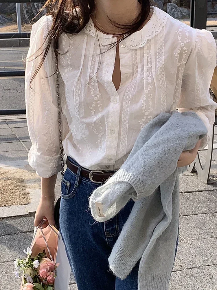 Spring Autumn New White Cotton Style Gentle Style Blouse Top A133 2025 Korean Lace Bubble Sleeve Round Neck Shirt for Women's
Spring Autumn New White Cotton Style Gentle Style Blouse Top A133 2025 Korean Lace Bubble Sleeve Round Neck Shirt for Women's