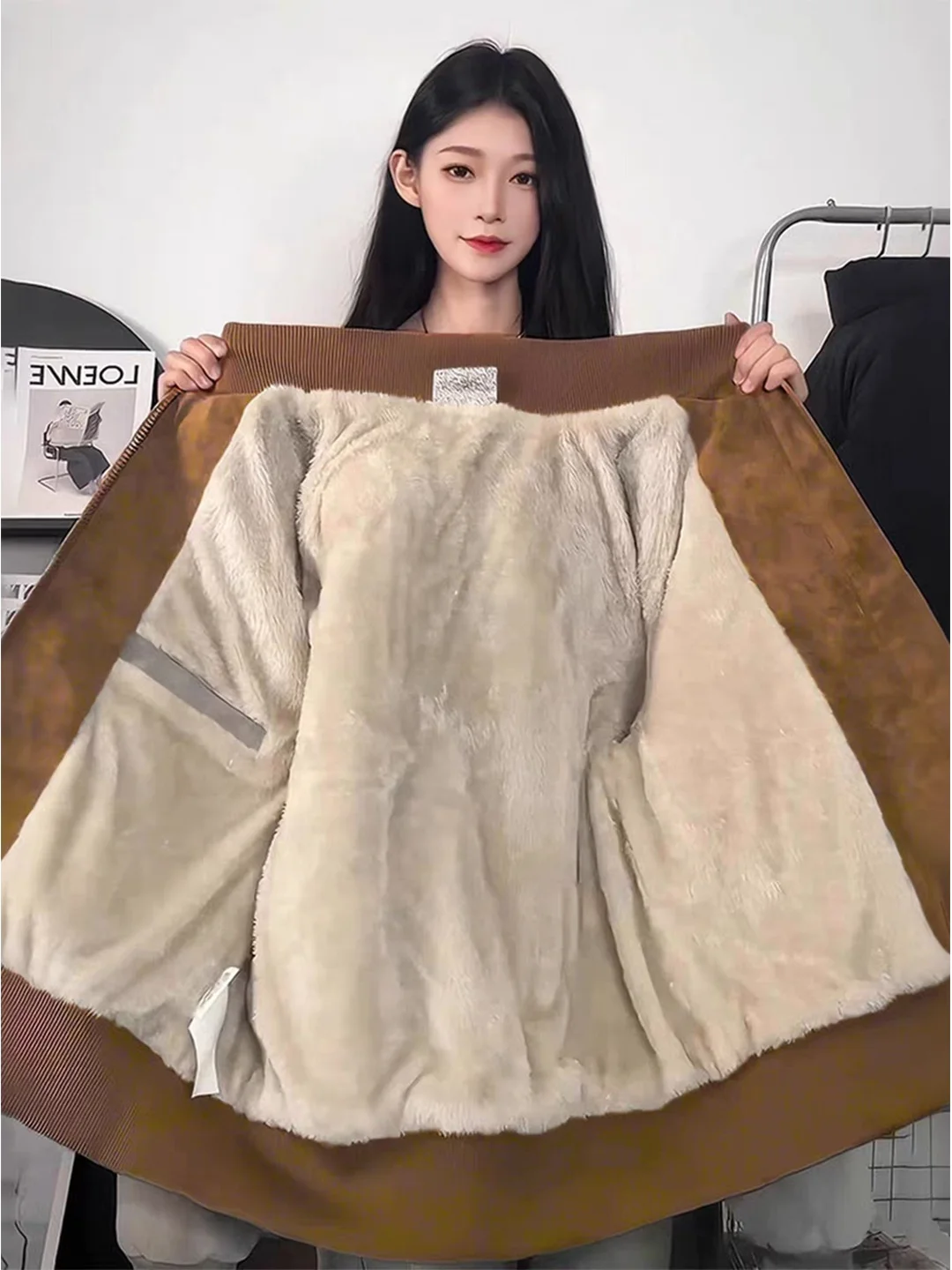 Мужская зимняя куртка-пилот из американской утолщенной кожи с флисовой подкладкой, хлопковая, с воротником-стойкой, в бейсбольном стиле
Мужская зимняя куртка-пилот из американской утолщенной кожи с флисовой подкладкой, хлопковая, с воротником-стойкой, в бейсбольном стиле