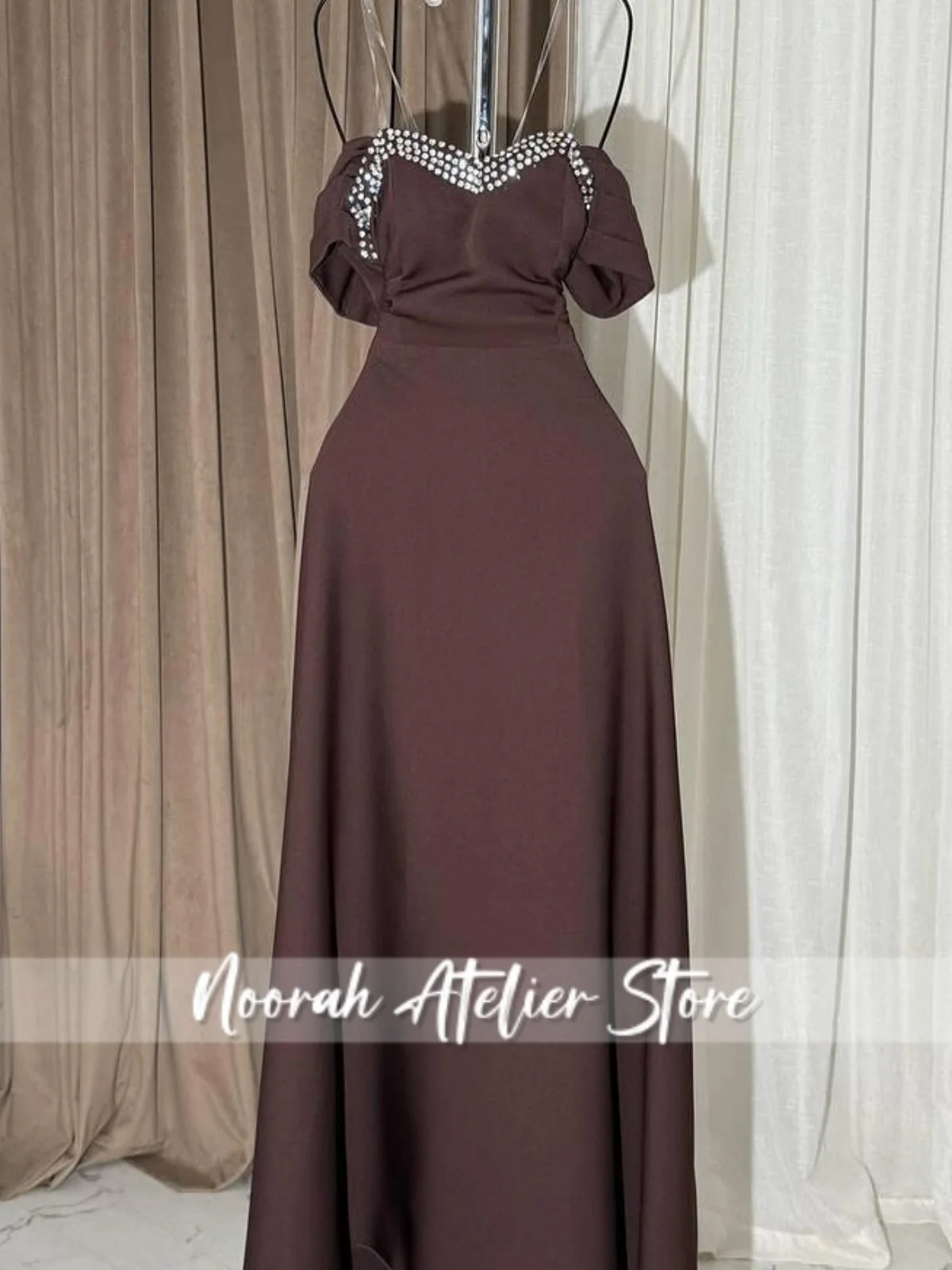 Elegant Brown Off Shoulder Saudi Arabia Beads luxurious Evening Dress 2025 wedding dress فساتين سهرة Prom Long Dress Customized
Elegant Brown Off Shoulder Saudi Arabia Beads luxurious Evening Dress 2025 wedding dress فساتين سهرة Prom Long Dress Customized