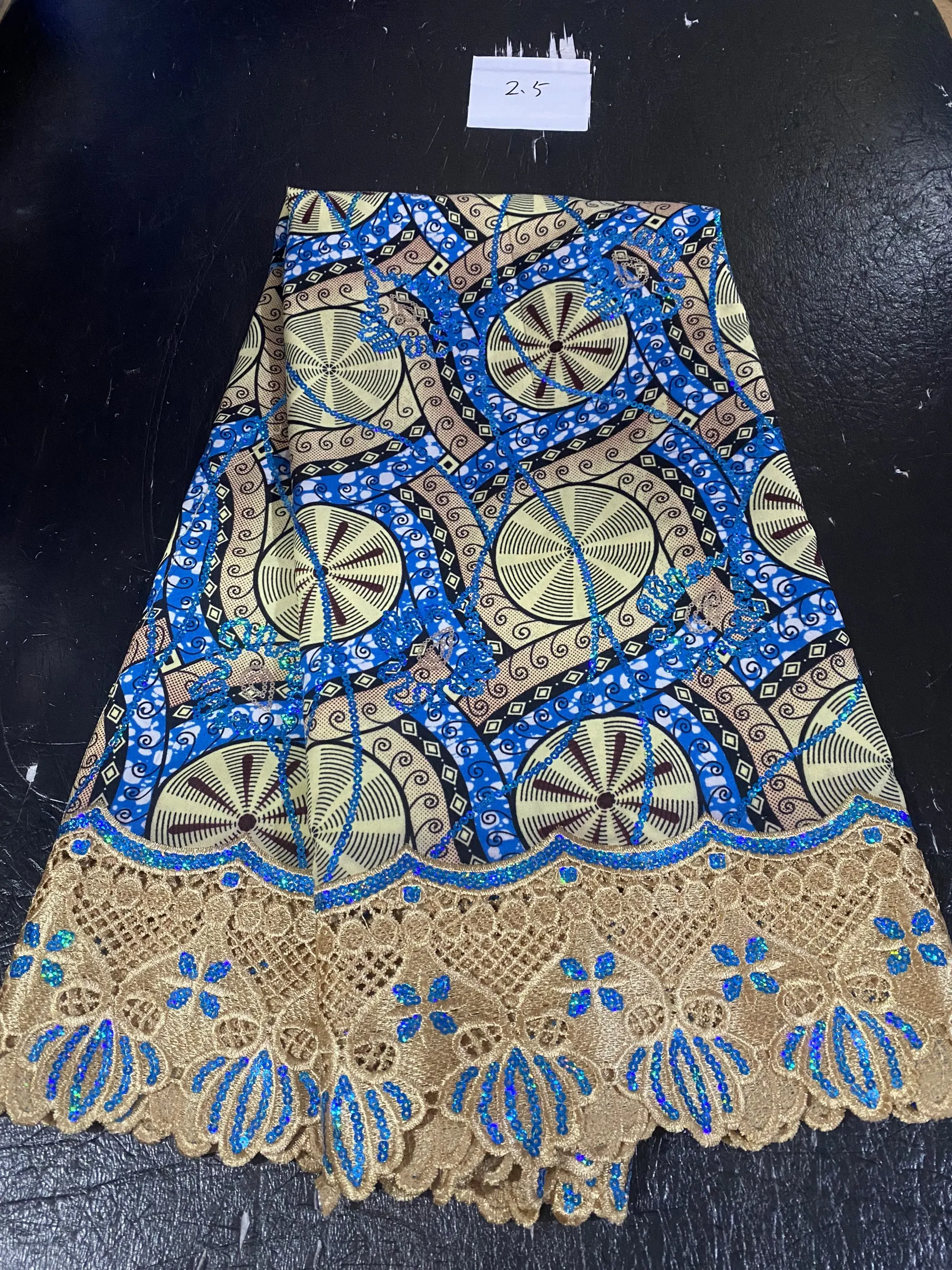 2.5yard African Wax Brocade Lace Fabric Hight Qualiy Cotton Ankara Wax Satin Print Lace Fabric For Woman Evening Dresses
2.5yard African Wax Brocade Lace Fabric Hight Qualiy Cotton Ankara Wax Satin Print Lace Fabric For Woman Evening Dresses