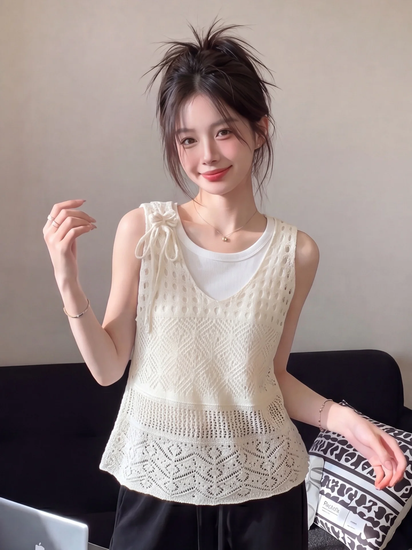 Lightweight Knitted Vest Top with Belt Hole Hollow out Design Sleeveless V-Neck Summer Fashion Set for Women Two-Piece Suit
Lightweight Knitted Vest Top with Belt Hole Hollow out Design Sleeveless V-Neck Summer Fashion Set for Women Two-Piece Suit