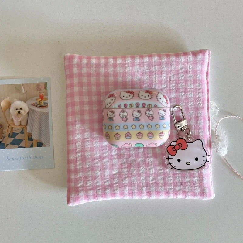 Милый мультяшный чехол для наушников Sanrio Hello Kitty для Airpods 1, 2, 3, 4 Pro 2, защитный чехол для беспроводной Bluetooth-гарнитуры с подвеской
Милый мультяшный чехол для наушников Sanrio Hello Kitty для Airpods 1, 2, 3, 4 Pro 2, защитный чехол для беспроводной Bluetooth-гарнитуры с подвеской