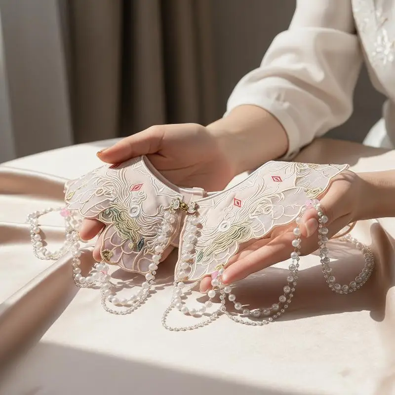 Stunning Chinese Hanfu Collar with Elegant Pearl Embroidery Ideal for Historical Reenactments
Stunning Chinese Hanfu Collar with Elegant Pearl Embroidery Ideal for Historical Reenactments