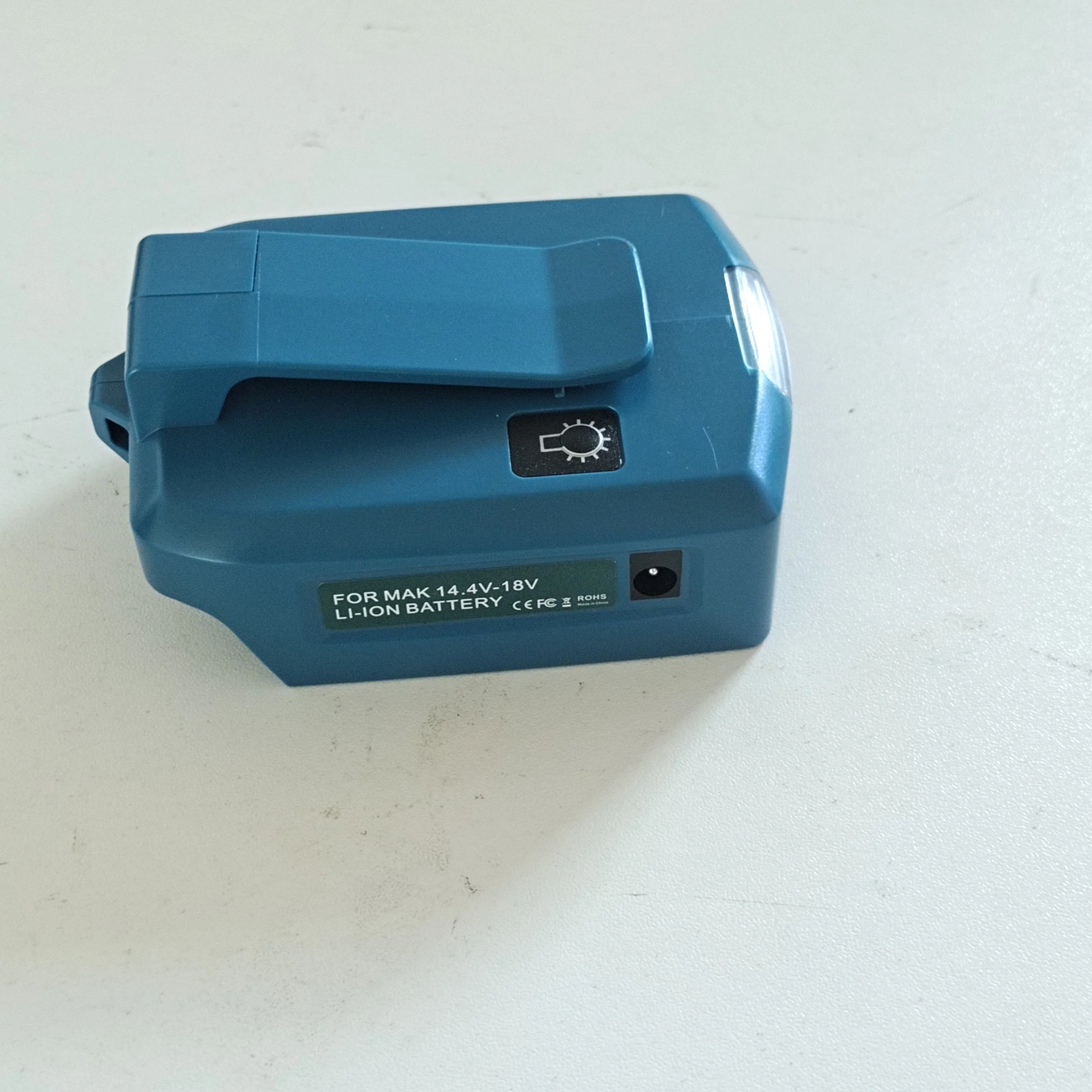 with two USB Adapter LED Light Working Lamp Converter suit For Makita14.4V 18V Li-ion Battery BL1430 BL1815 BL1830 BL1840BL1850
with two USB Adapter LED Light Working Lamp Converter suit For Makita14.4V 18V Li-ion Battery BL1430 BL1815 BL1830 BL1840BL1850