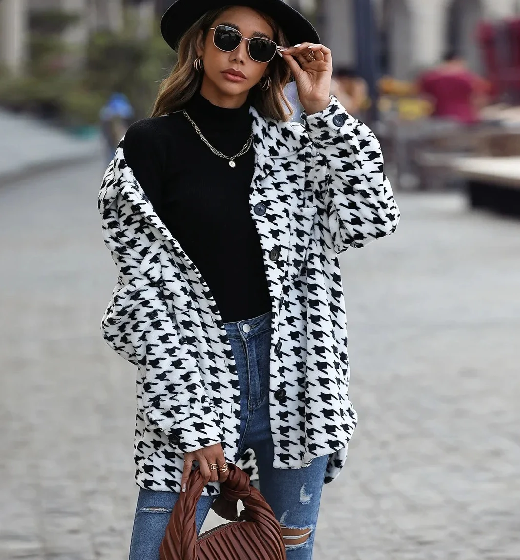 Новая осенняя повседневная женская бархатная куртка свободного кроя с длинным рукавом, модная
Новая осенняя повседневная женская бархатная куртка свободного кроя с длинным рукавом, модная