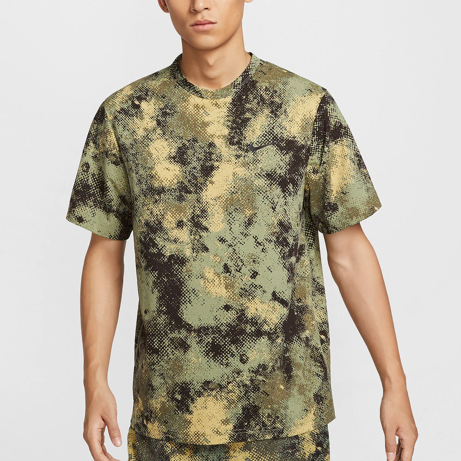 Подлинная мужская тренировочная футболка Nike Hyverse Dri-FIT FZ0737-386
Подлинная мужская тренировочная футболка Nike Hyverse Dri-FIT FZ0737-386