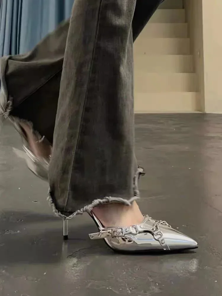 Pointed rivet, hollow leather buckle, one line strap, single shoe, sexy lady, medium ancient slim heels, high heels, female
Pointed rivet, hollow leather buckle, one line strap, single shoe, sexy lady, medium ancient slim heels, high heels, female