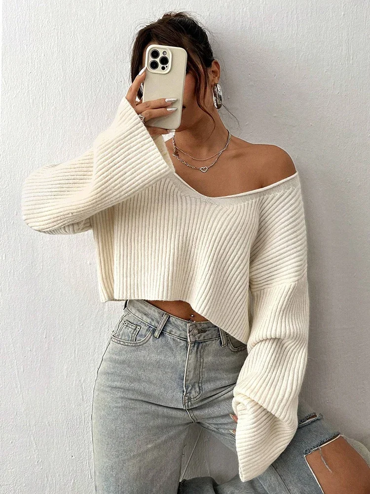 Solid Color Knitted Sweater Loose Top 3D Texture Sweater Fashionable V-neck Women's Striped Clothing Belt
Solid Color Knitted Sweater Loose Top 3D Texture Sweater Fashionable V-neck Women's Striped Clothing Belt