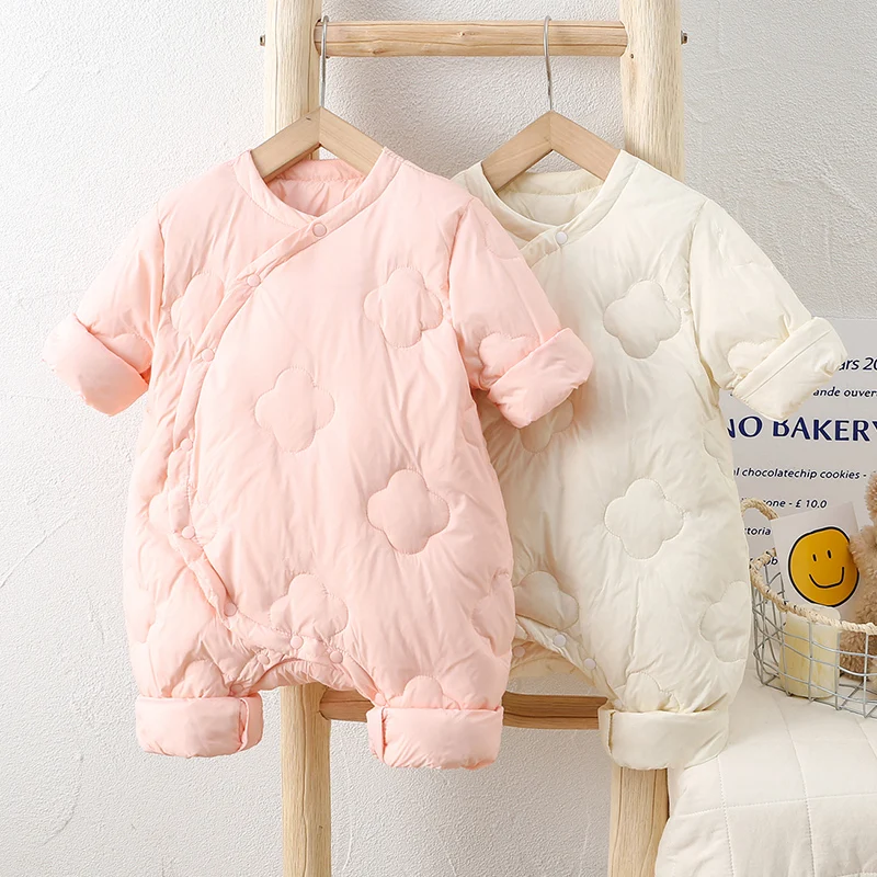 Зимняя пуховая куртка для малышей: теплый модный комбинезон для новорожденных, хлопковая одежда с длинными рукавами на пуговицах
Зимняя пуховая куртка для малышей: теплый модный комбинезон для новорожденных, хлопковая одежда с длинными рукавами на пуговицах