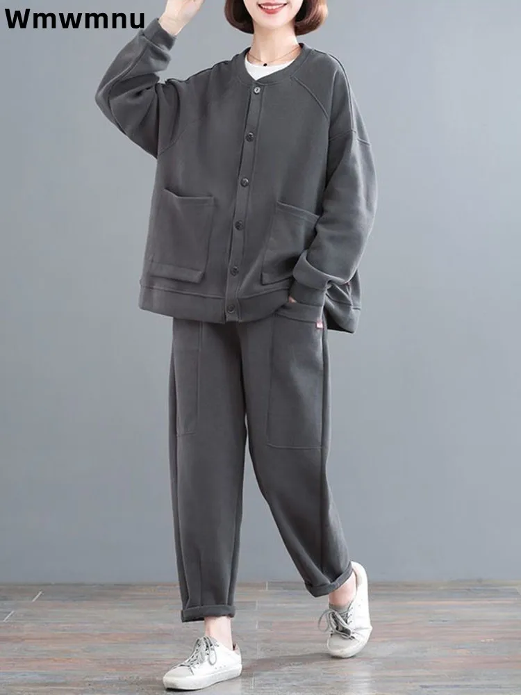 Thickened Middle-aged Women's Casual Set Baggy O-neck Button 2 Piece Set Fashion Loose High Waisted Ankle-length Pants Conjuntos 
Thickened Middle-aged Women's Casual Set Baggy O-neck Button 2 Piece Set Fashion Loose High Waisted Ankle-length Pants Conjuntos